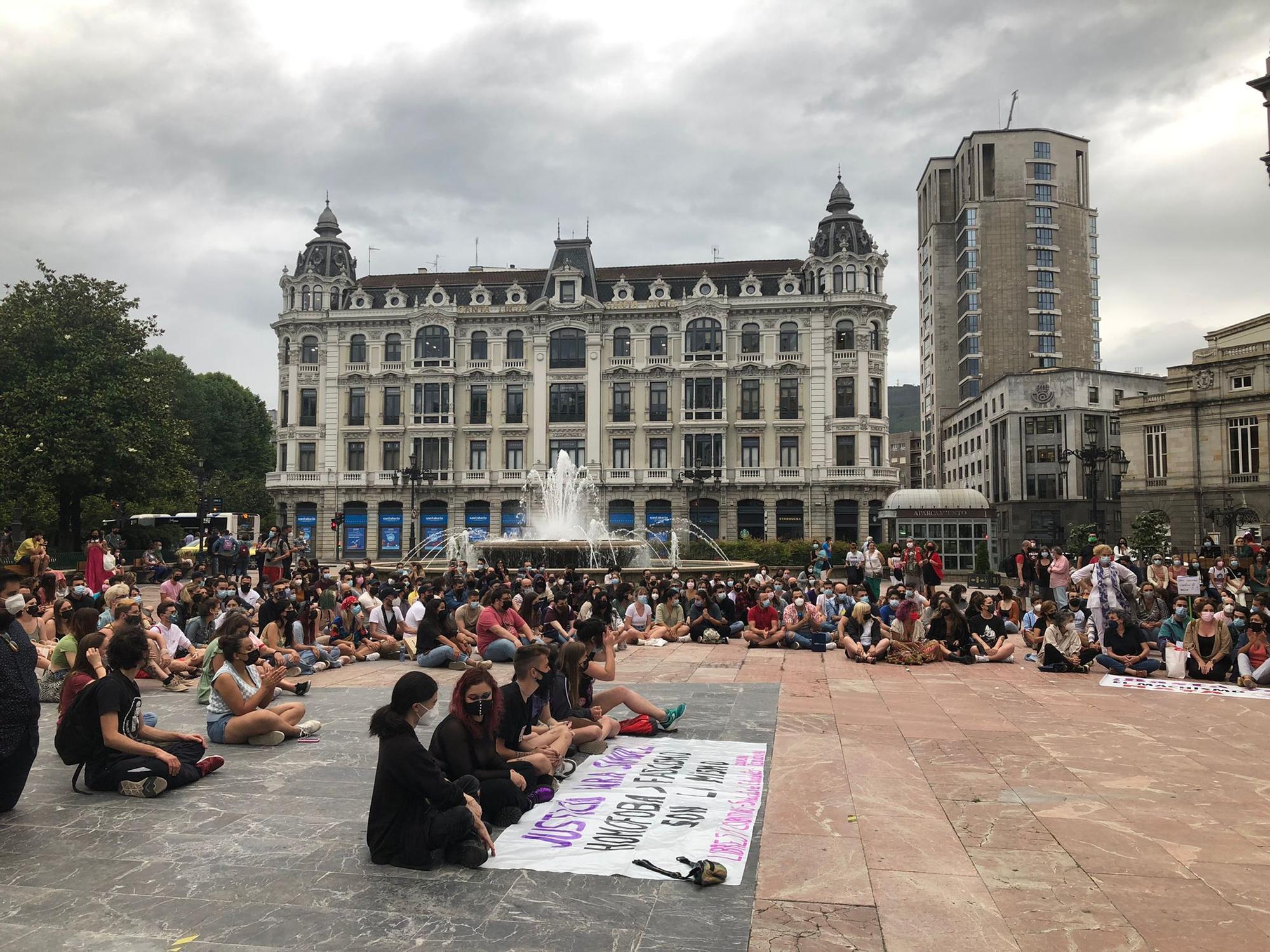 Oviedo y Gijón salen a la calle para pedir justicia por el asesinato de Samuel: "Ni una agresión sin respuesta"