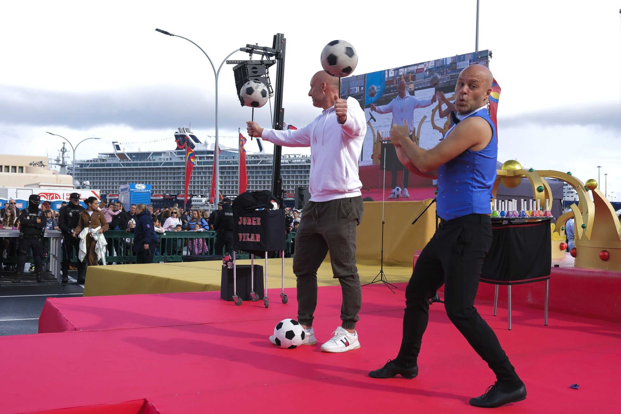 Llegada de los Reyes Magos, en la Base Naval 