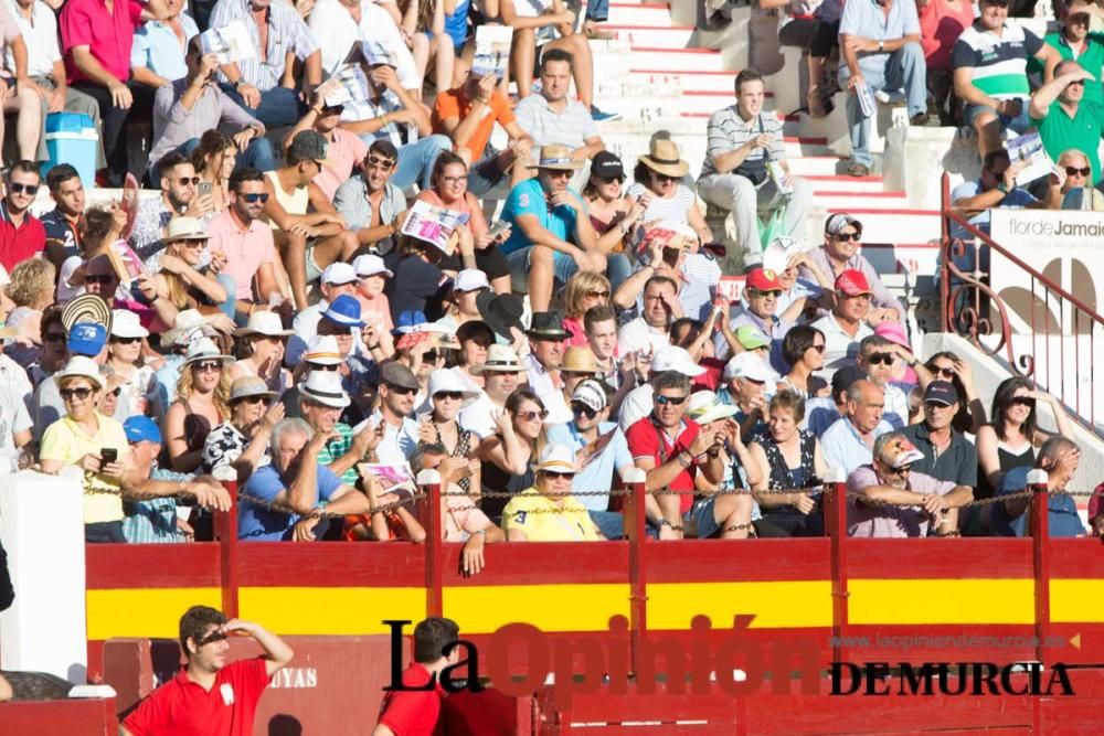 Ambiente en la corrida de rejones de la Feria de M