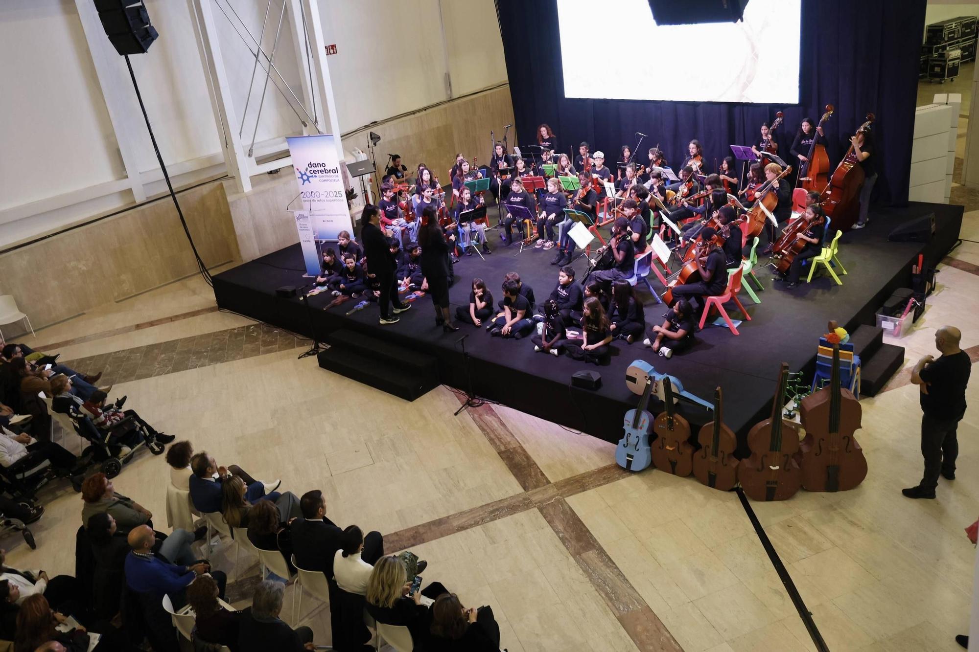 Catrocentas familias celebran os 25 anos de Dano Cerebral Santiago