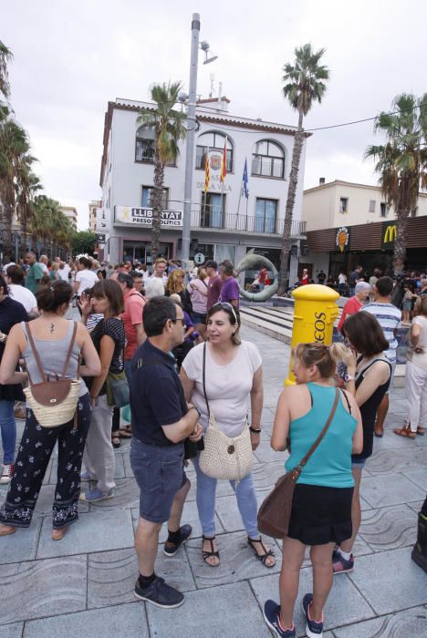 Concentració per condemnar l'agressió sexual múltiple a una turista a Platja d'Aro