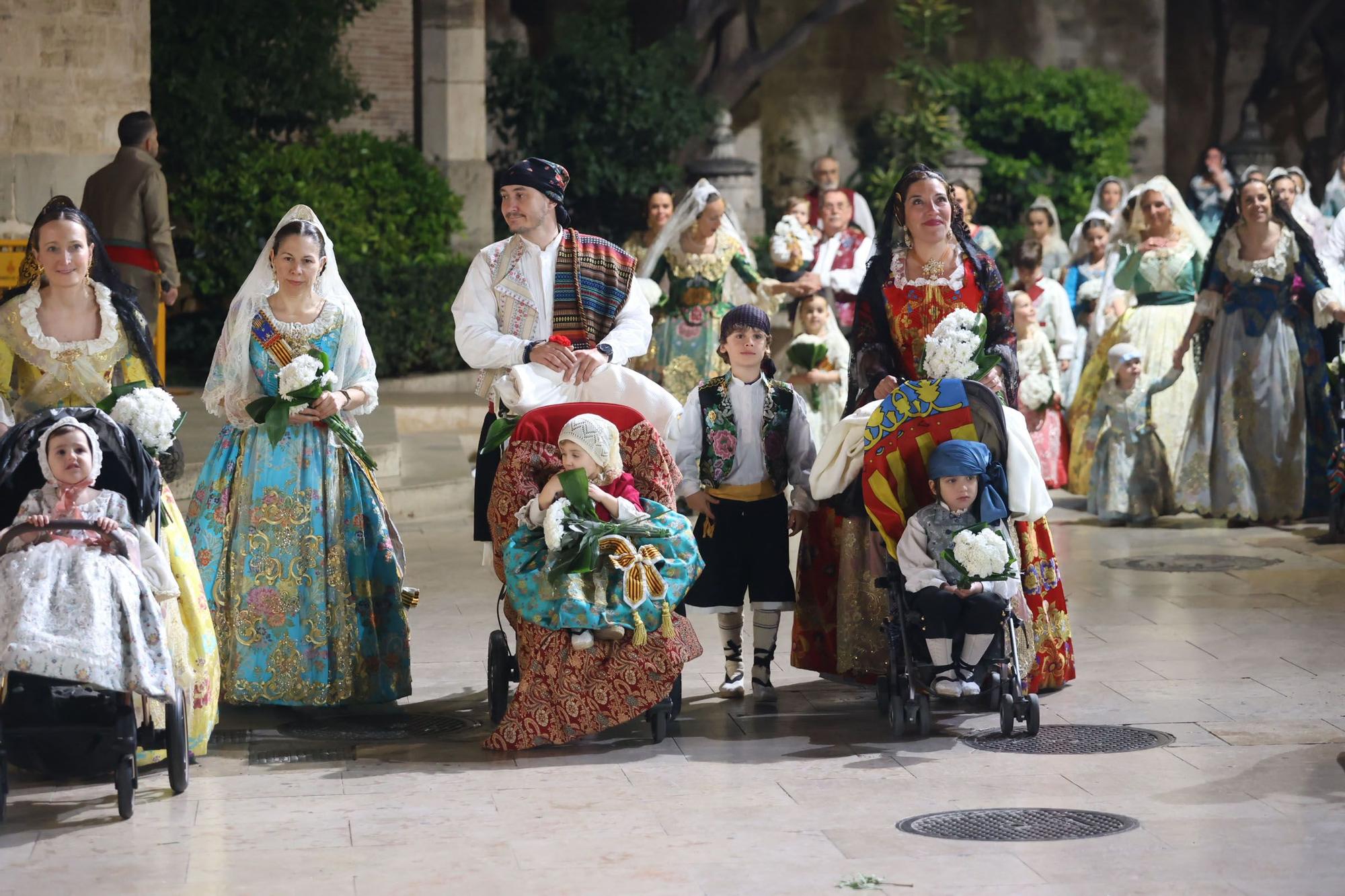 Búscate en el segundo día de la Ofrenda en la calle San Vicente entre las 21 y las 22 horas