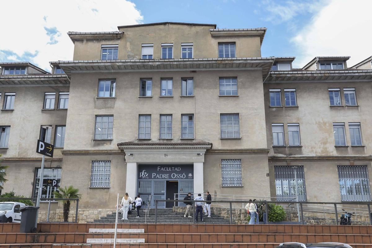 Exterior de la facultad Padre Ossó