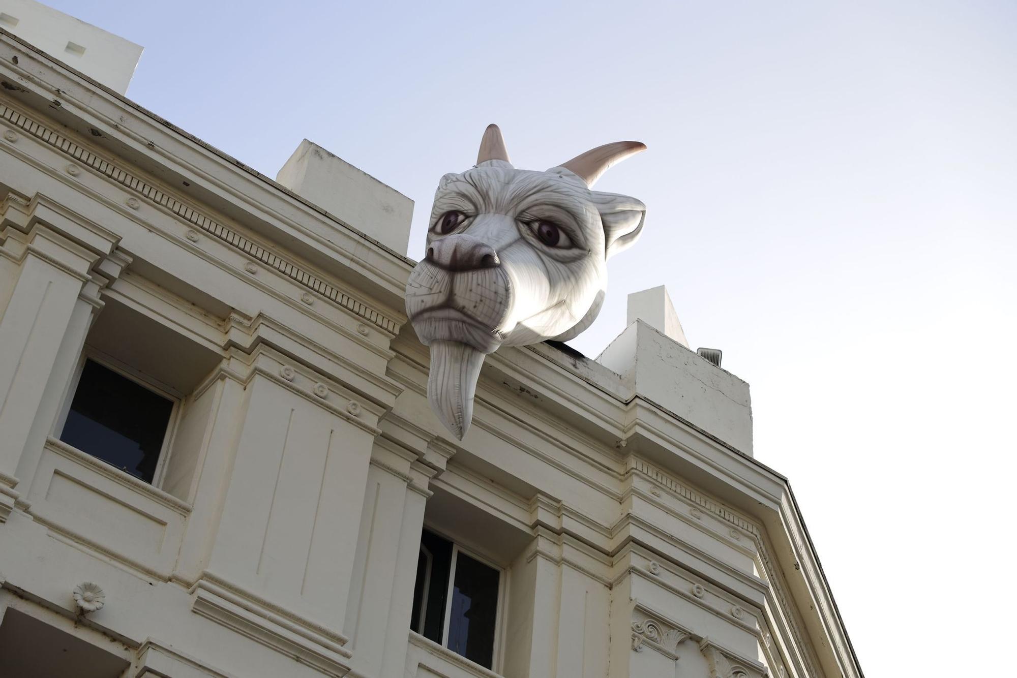 Fújur se asoma a la azotea del Teatro Principal de Zaragoza