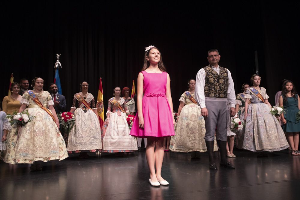 Las próximas Falleras  Mayores de Sagunt Claudia y Maite, en su acto de nominación.