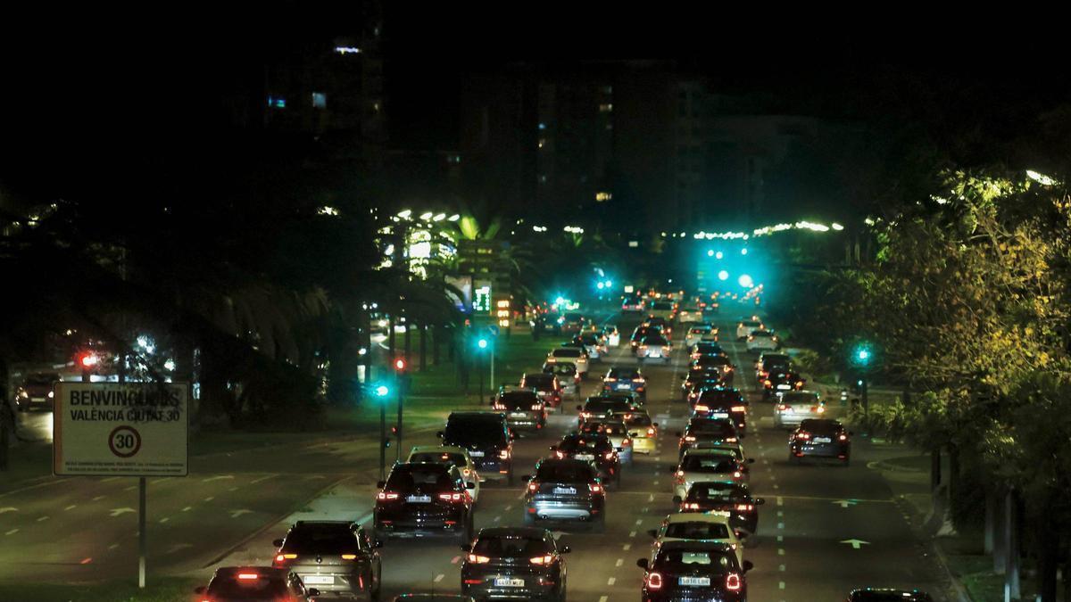 La avenida del Cid es una de las vías con mayor circulación de la ciudad de València.
