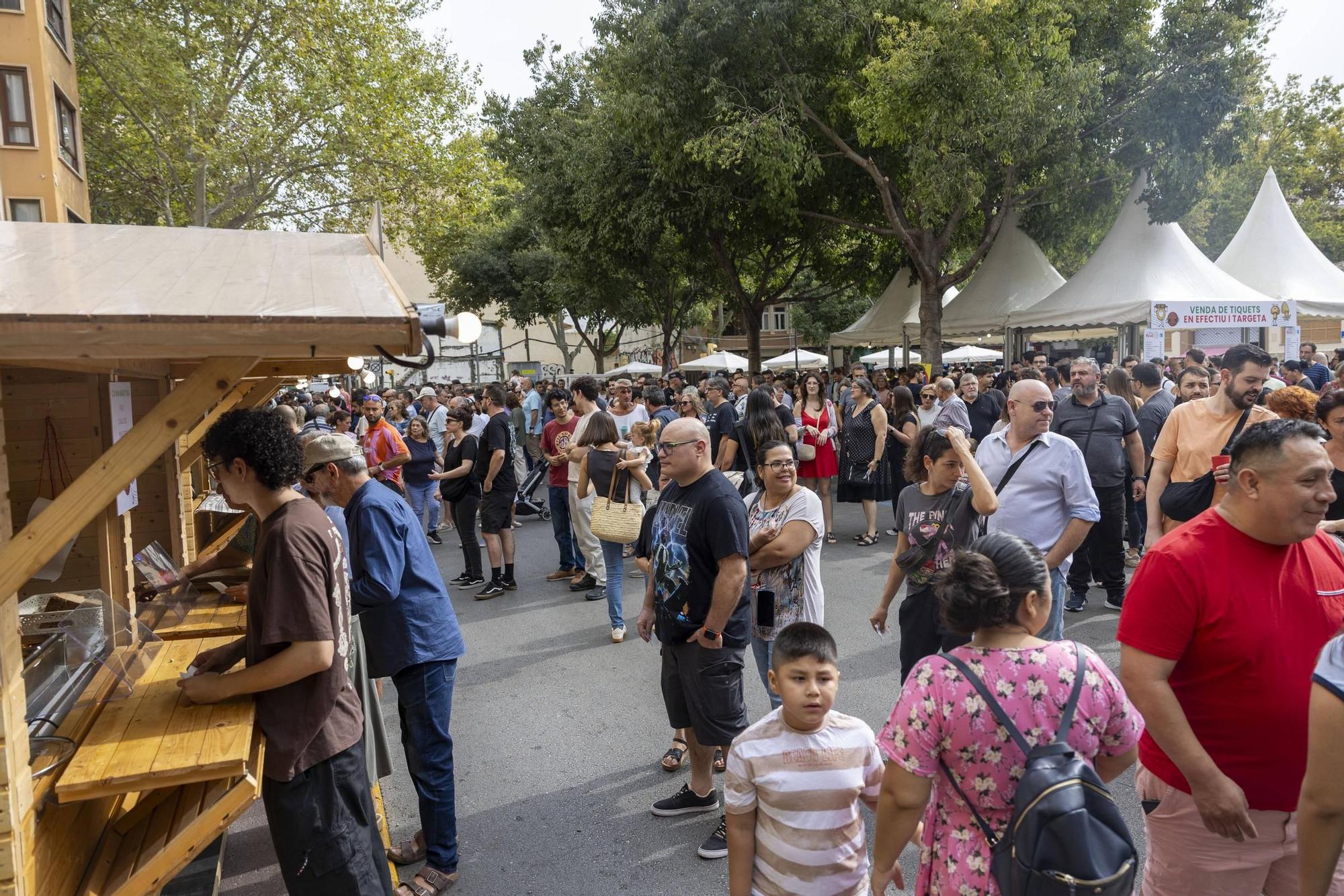 FOTOS | El éxito en la primera Fira del Variat en Palma desborda las previsiones de los restaurantes