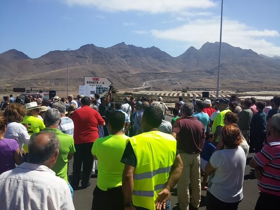 Inauguración de la primera fase de la carretera de La Aldea