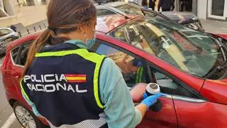 Los robos en el interior de vehículos en Alicante se disparan por las balizas