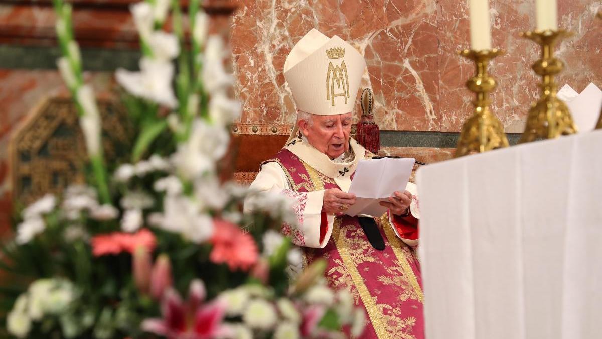El Cardenal Cañizares oficia la misa por las víctimas de la Covid-19 en la iglesia de San Martín