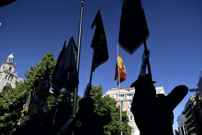 Izado de bandera por el Día de las Fuerzas Armadas