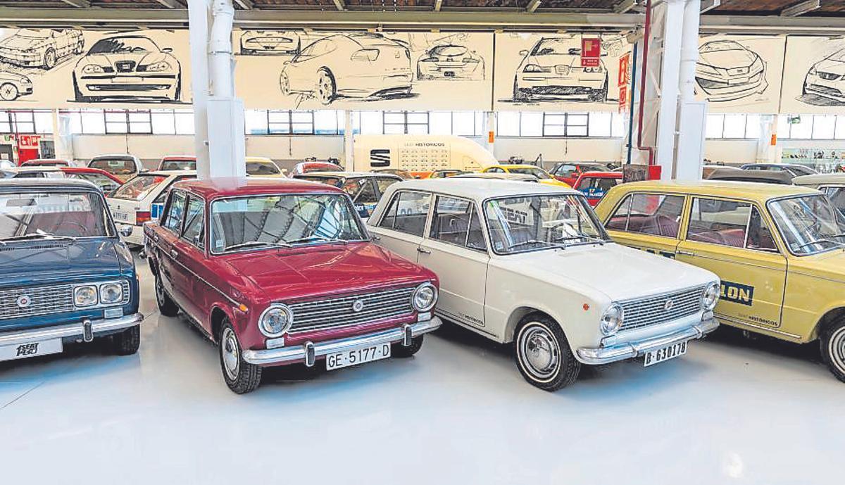 Diferentes modelos de los Seat 124 y 1430.