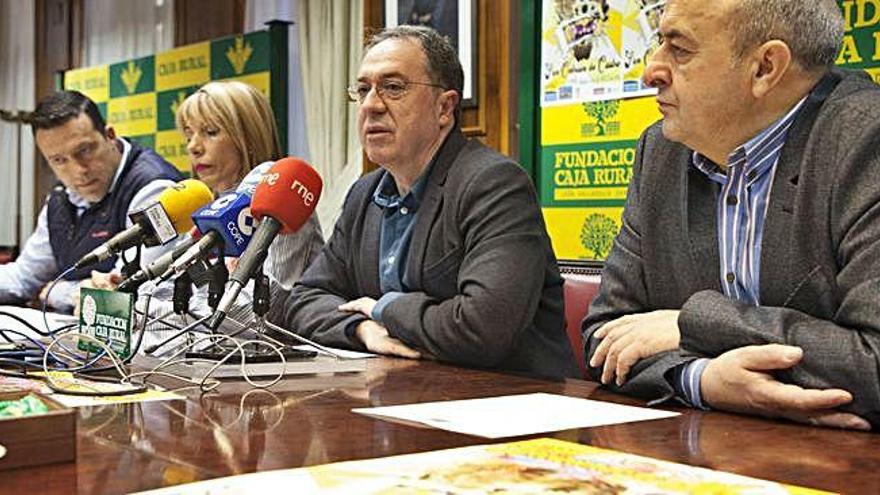 Presentación del antruejo de Espigas en Caja Rural.