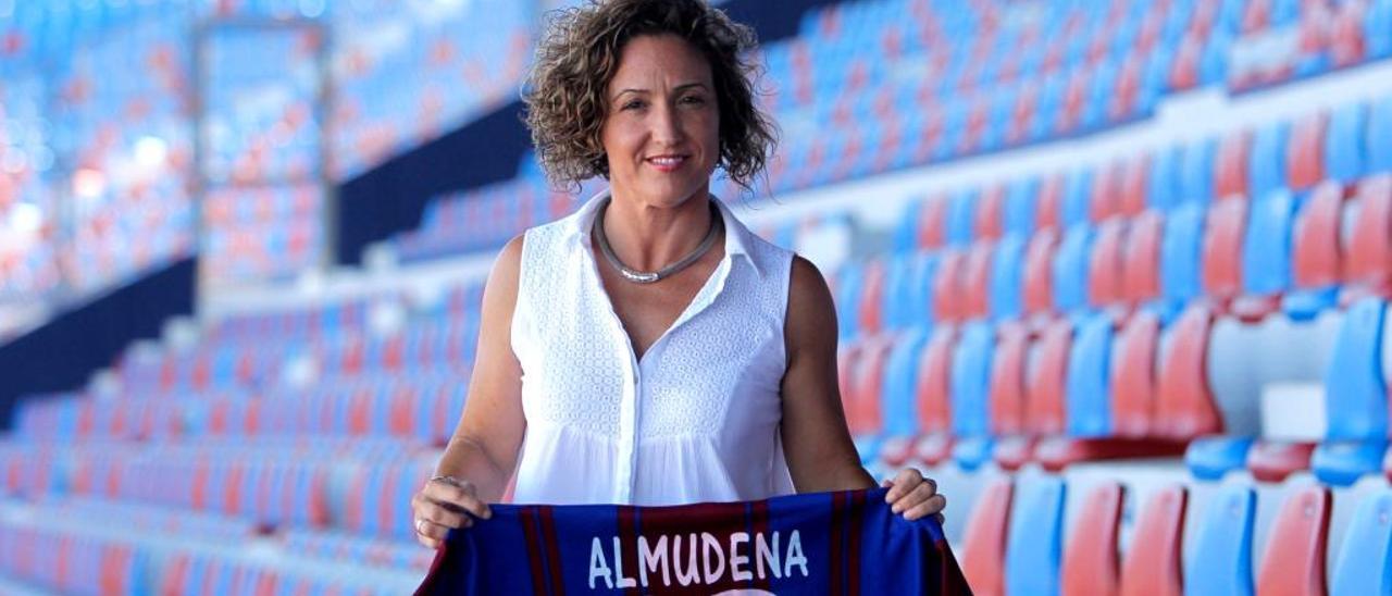 Almudena Sánchez: &quot;Éramos nosotras contra el mundo, y luego lo ganamos todo&quot;