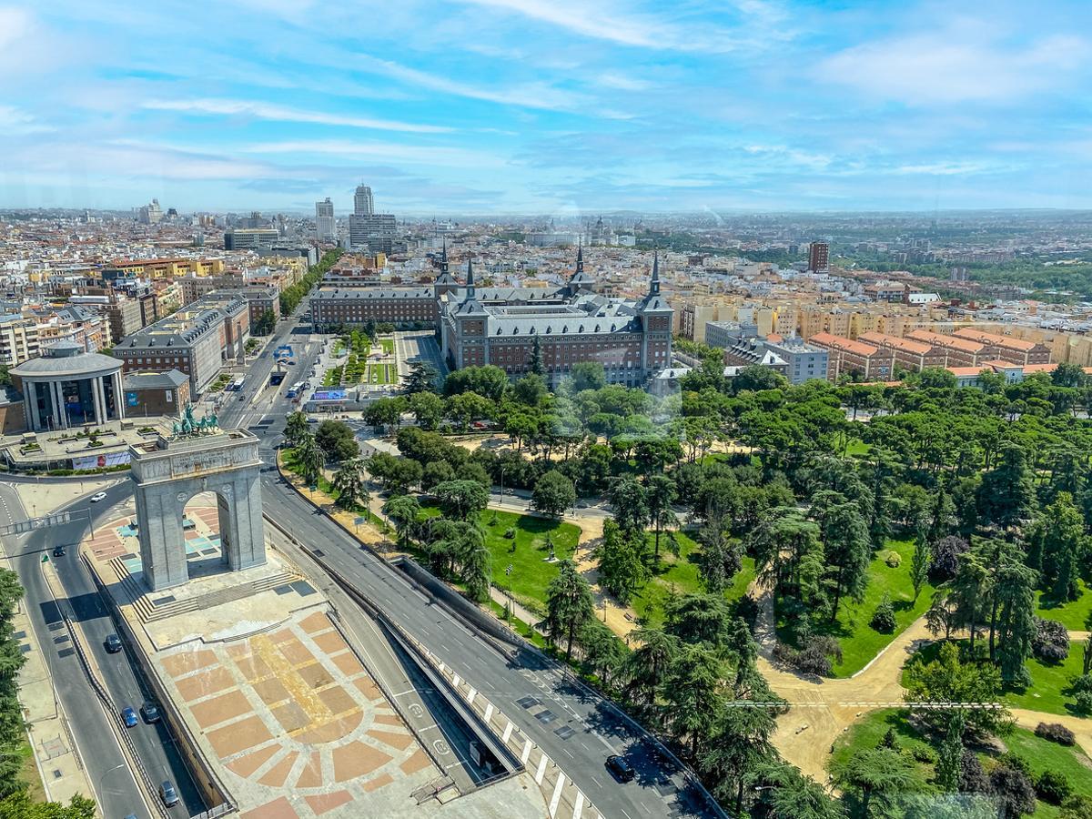 Los alrededores del faro de Moncloa es otro acierto para poder ver el eclipse en Madrid.
