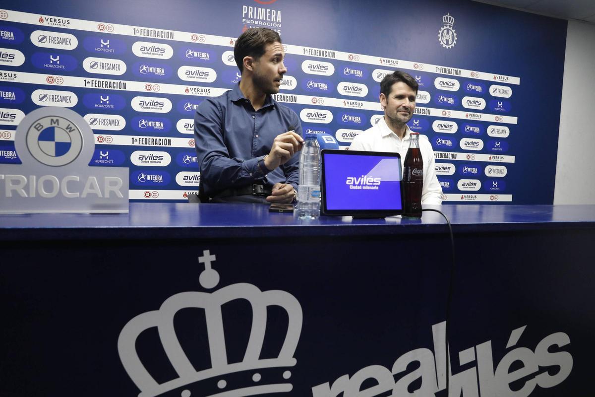 Miguel Linares y Lolo Escobar, en la sala de prensa del Suárez Puerta