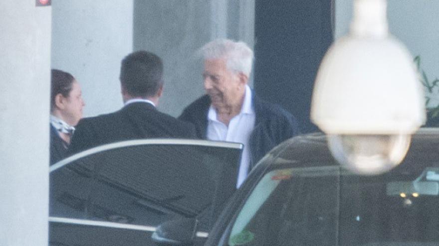 Tamara Falcó y Mario Vargas Llosa coinciden y evitan un cara a cara... ¡por tan solo unos segundos de diferencia!