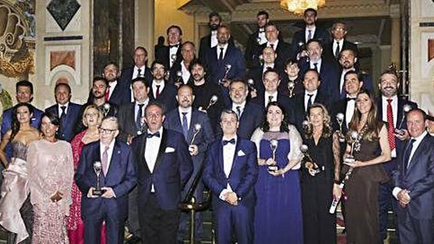 Foto de grup dels guardonats als Premios Nacionales El Suplemento