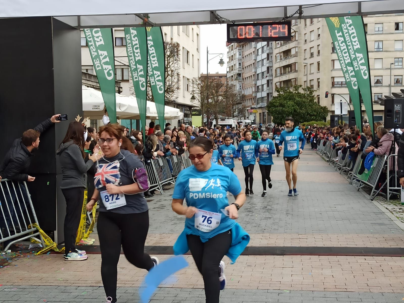 Casi 1.500 participantes disputan la carrera de Fin de Año de Pola de Siero