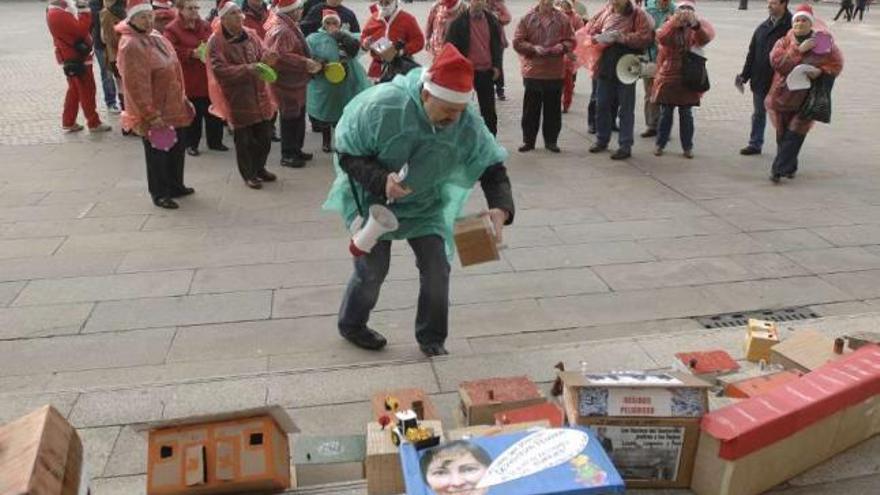 Última manifestación de la plataforma realizada ante María Pita las pasadas navidades. / eduardo vicente