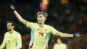Dean Huijsen, durante una acción en el cuarto de final de la Nations League entre Holanda y España, en Rotterdam