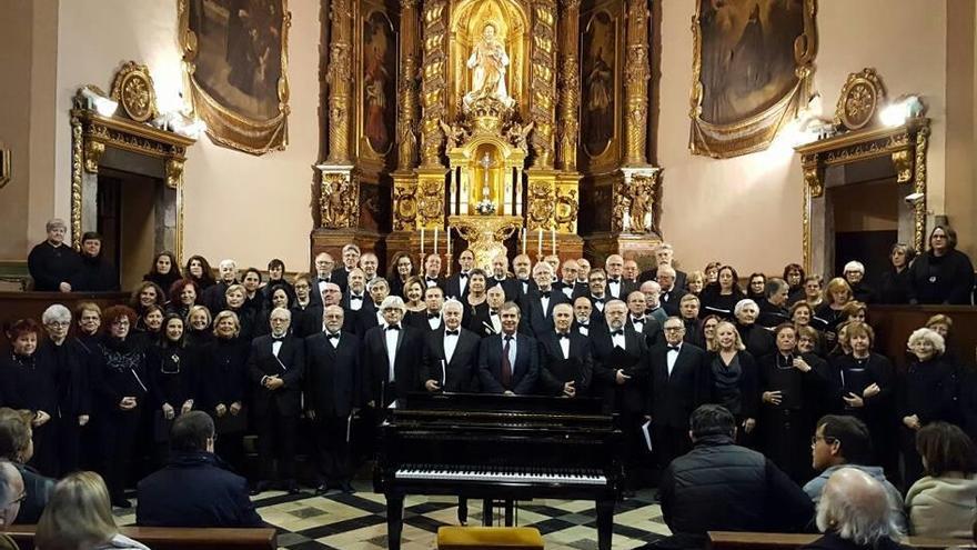 El coro de Son Dameto canta  en Sant Felip Neri