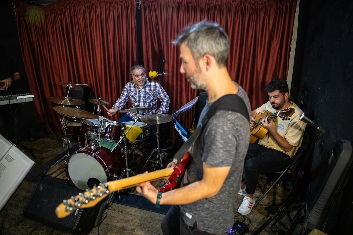Jordi Évole ensaya con su grupo de rock Los Niños Jesús