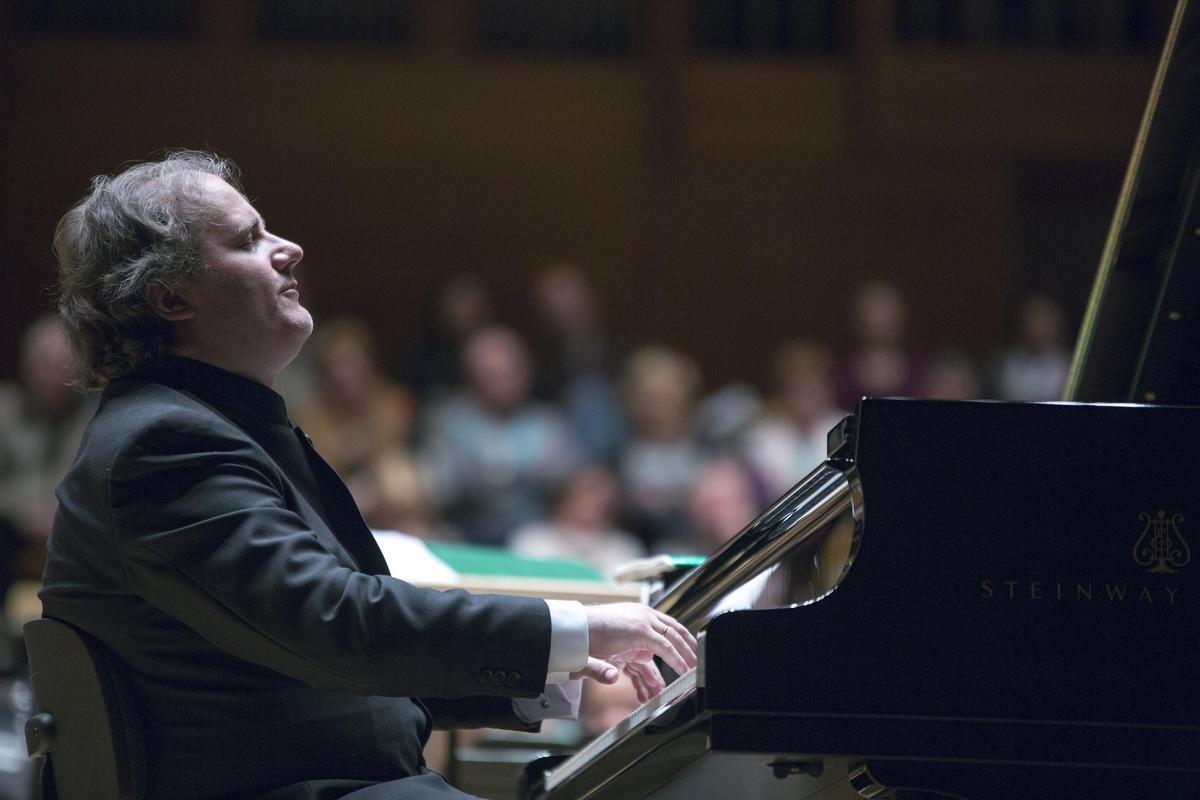 El pianista Josu de Soalun.
