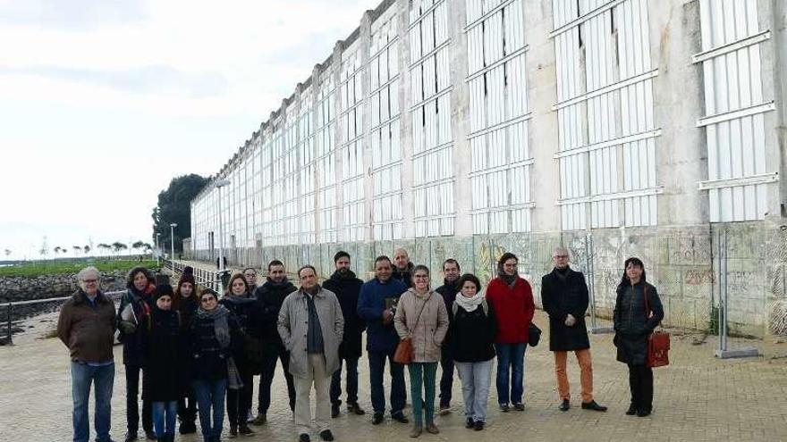 Los participantes ayer en el entorno de Massó, en Cangas. // G.Núñez