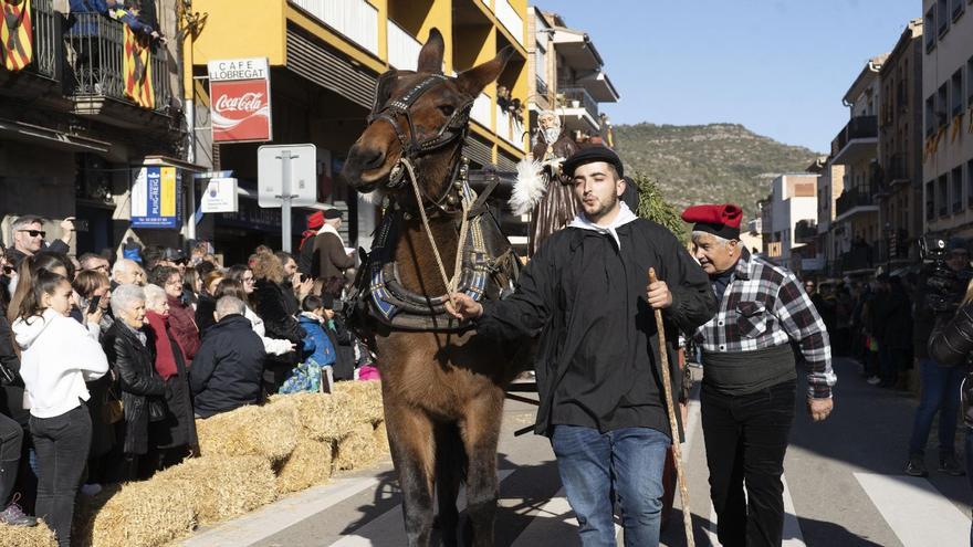 La Corrida de Puig-reig arrenca amb més animals i un ambient atapeït