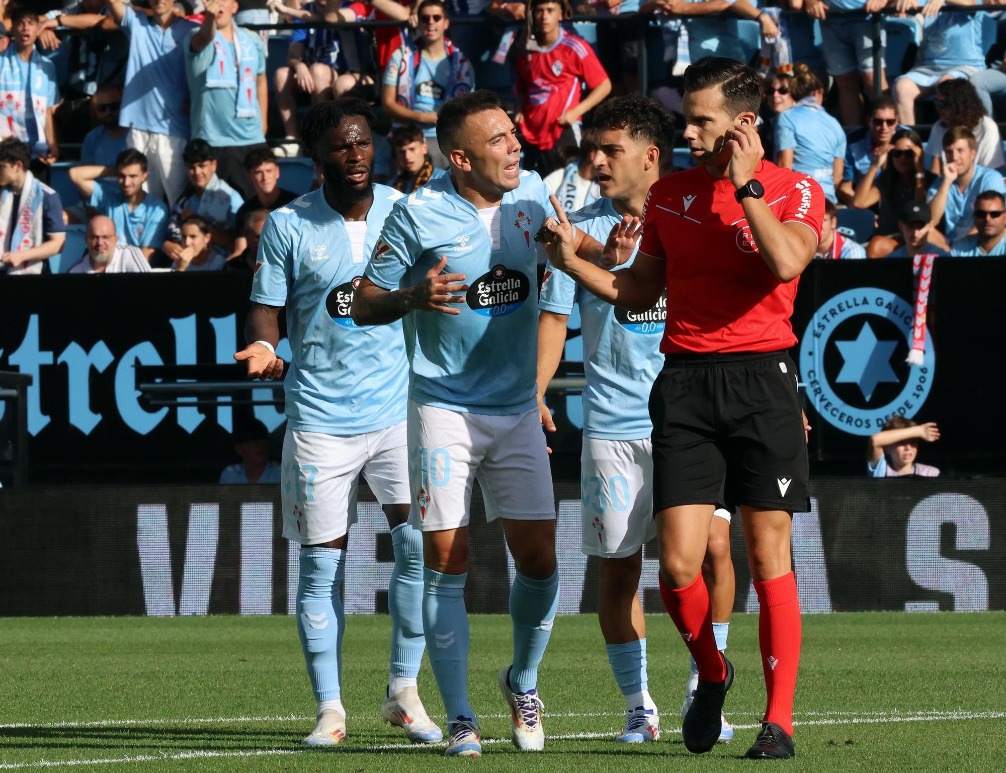 Las mejores fotografías del estreno liguero con victoria del Celta ante el Alavés