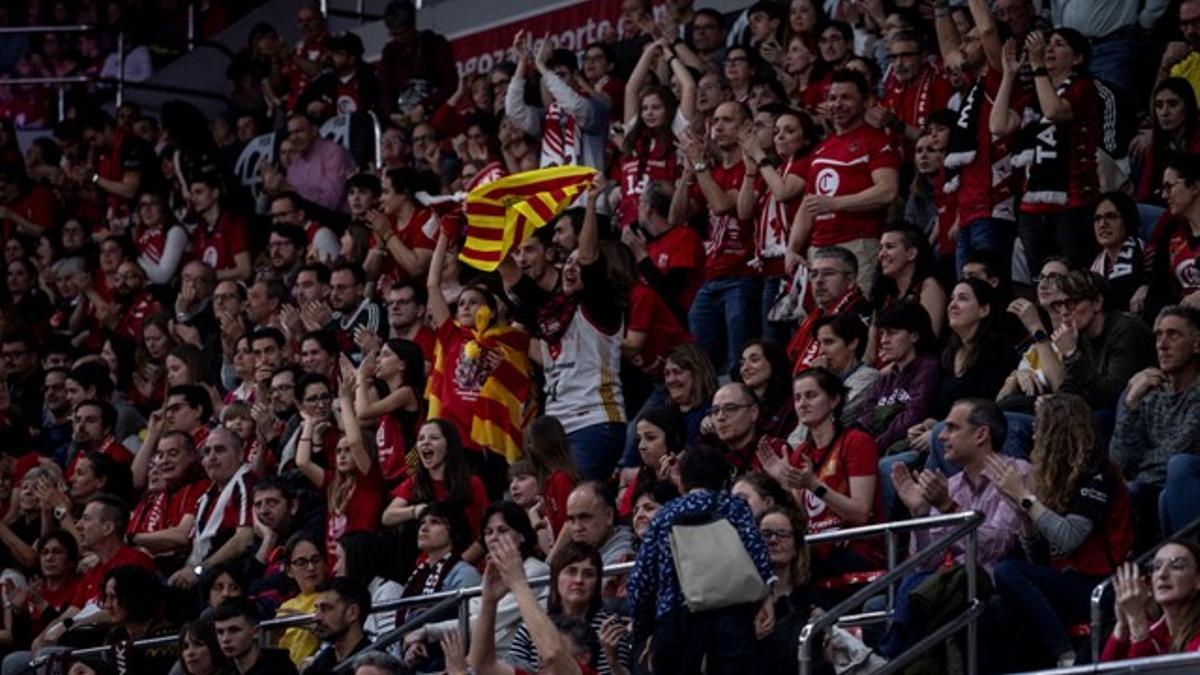 Aspecto de la grada del Príncipe Felipe durante un partido del Casademont Zaragoza.