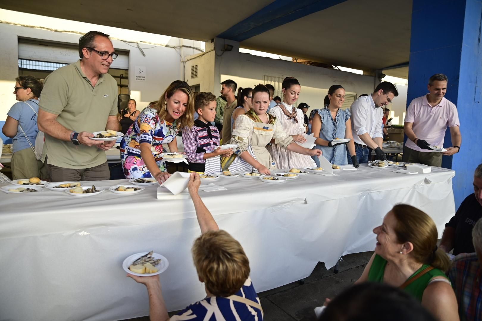 Galería | Torrà de sardinas en el Grau en Sant Pere