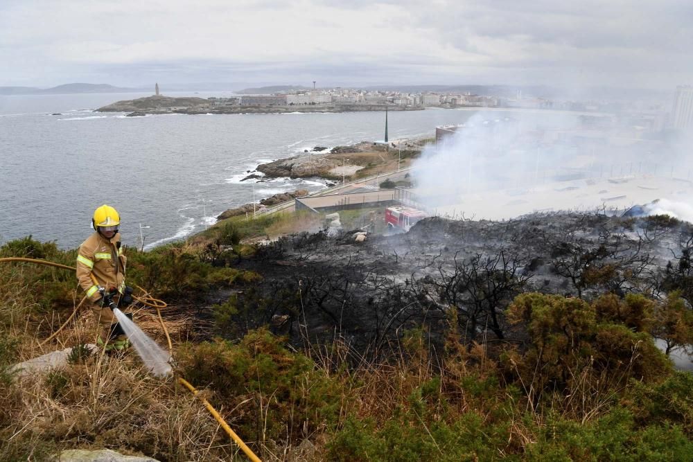 Incendio forestal en Os Rosales