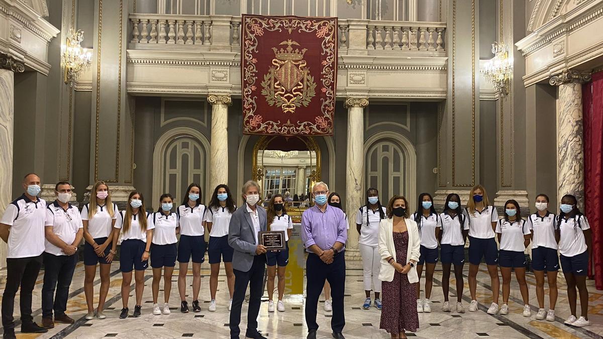 El Valencia CA recibido en el Ayuntamiento de València