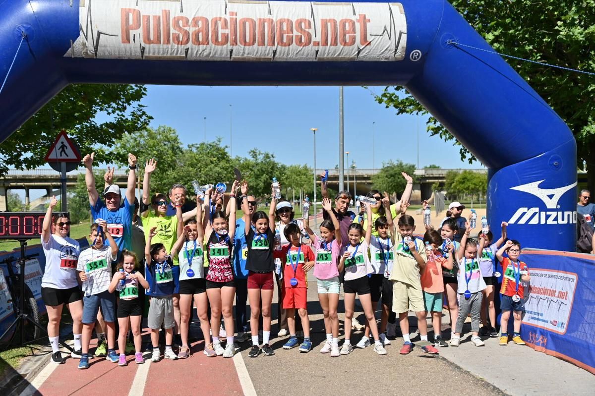 Fotogalería | El Colegio de Médicos de Badajoz echa a correr: "Menos pastillas y más zapatillas"