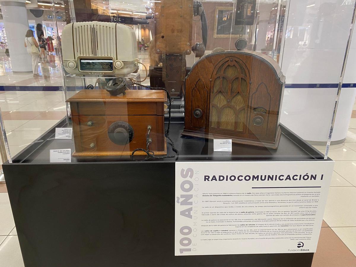 Exposición “100 Años de Comunicación”