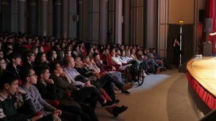 Una de las intervenciones en el auditorio de Afundación. // J. Lores