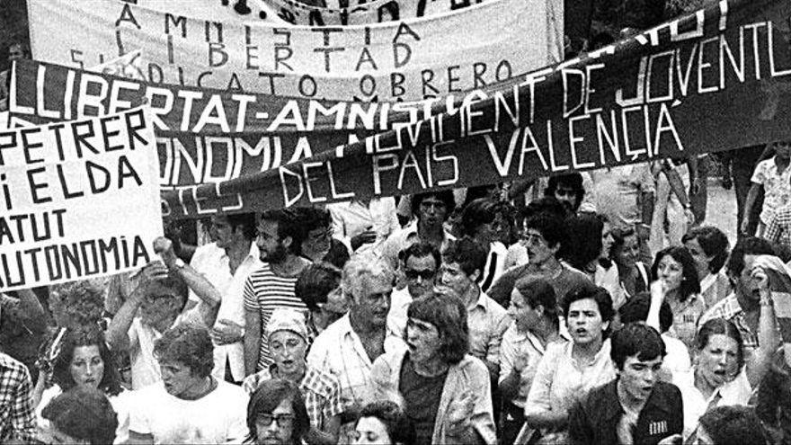 Manifestación durante la Transición en Alicante