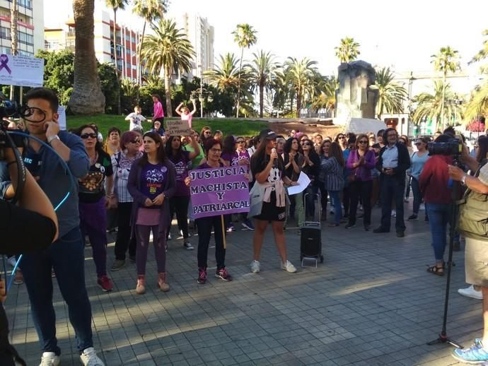 Nueva concentración en La Feria contra la libertad provisional de 'La Manada'