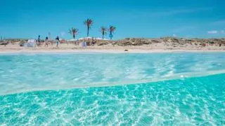 Ses Illetes: el paraíso de Formentera donde brilla uno de los mejores restaurantes de la isla