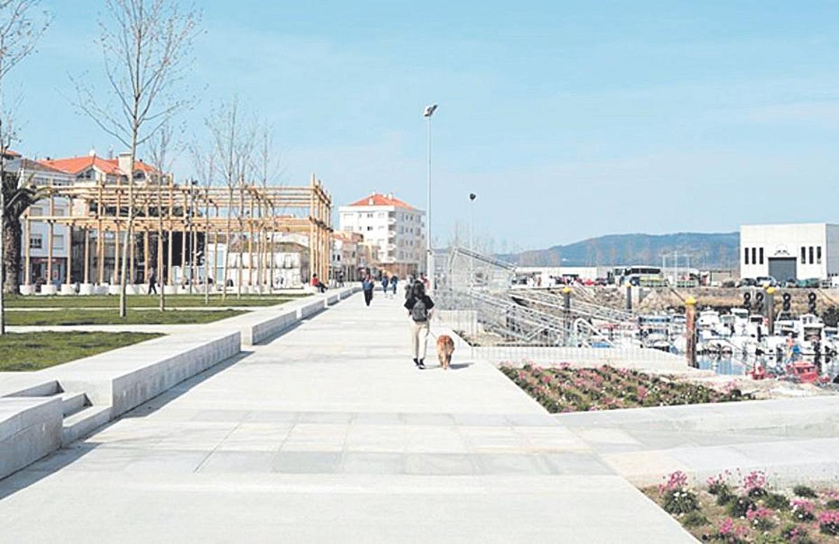 Creus e Carrasco realizaron el acondicionamiento del borde portuario de Porto do Son.