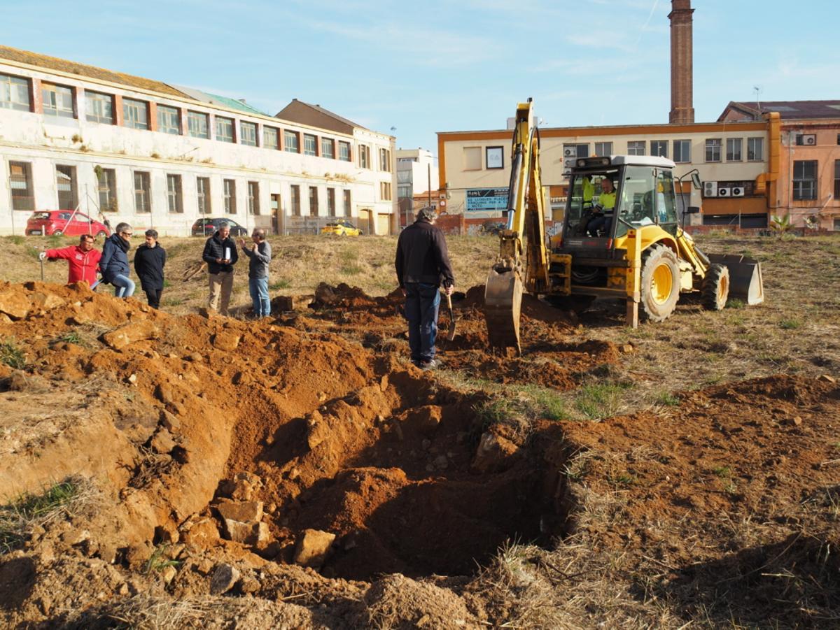 Trabajos previos para la reconstrucción de la nave de Can Fàbregas en su emplazamiento original