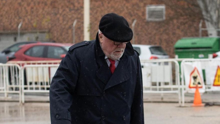 Las saunas del padre de Begoña Gómez, el &quot;misil de flotación&quot; lanzado desde las cloacas por Villarejo contra Sánchez: &quot;Esto lo mata&quot;