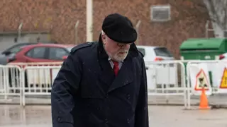 Las saunas del suegro de Sánchez, el "misil de flotación" lanzado desde las cloacas por Villarejo contra Sánchez: "Esto lo mata"