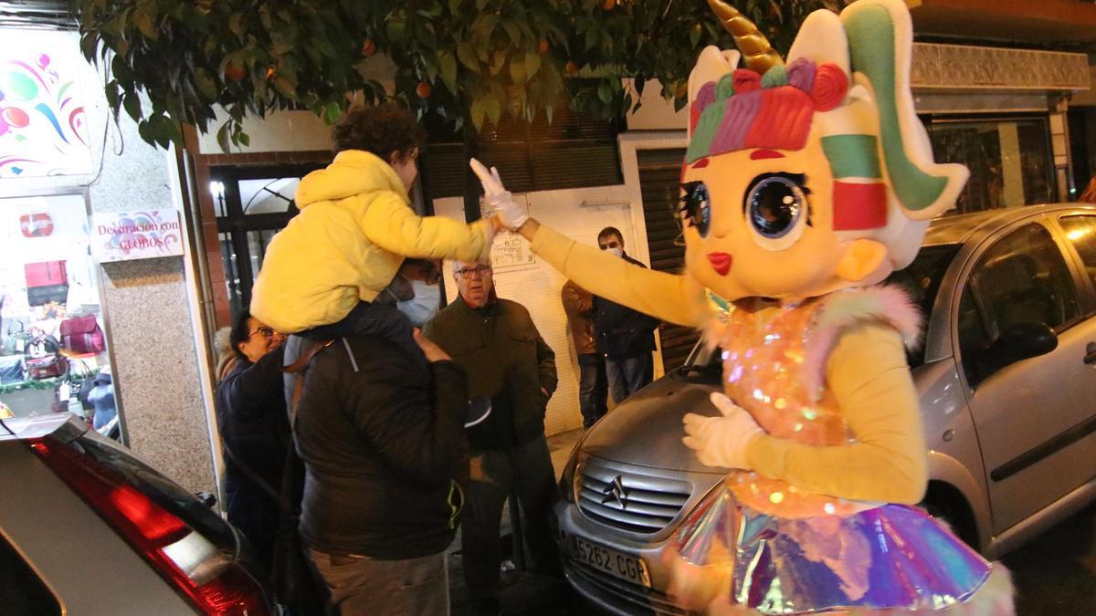 Los Reyes Magos visitan las barriadas periféricas de Córdoba