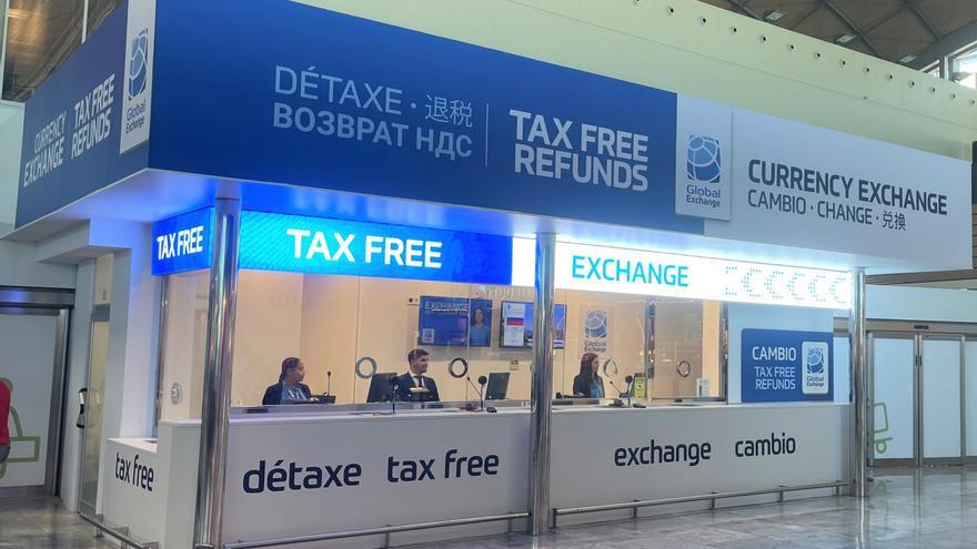 Los turistas extracomunitarios ya pueden pedir la devolución del IVA en efectivo en el aeropuerto de El Altet