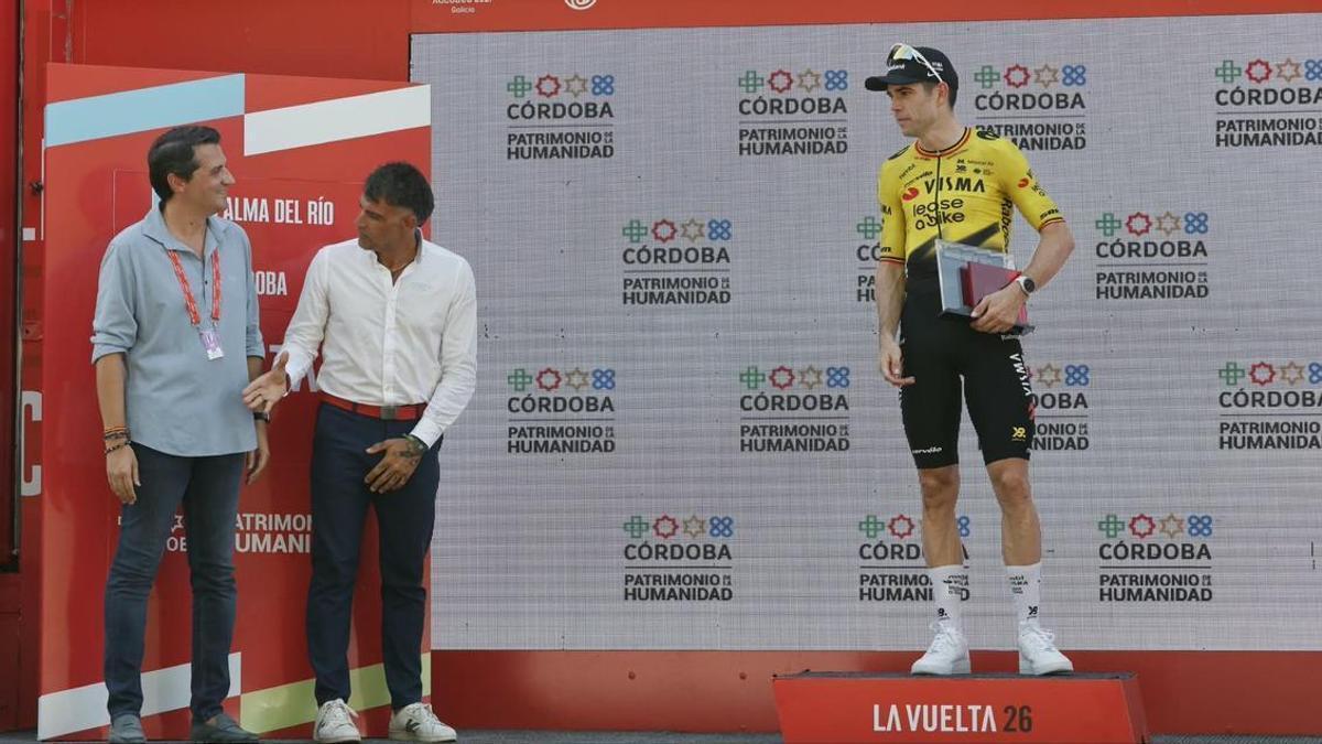 El calor de Córdoba no frena a Van Aert