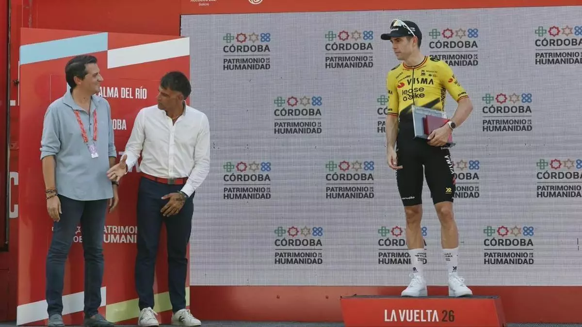 El calor de Córdoba no frena a Van Aert