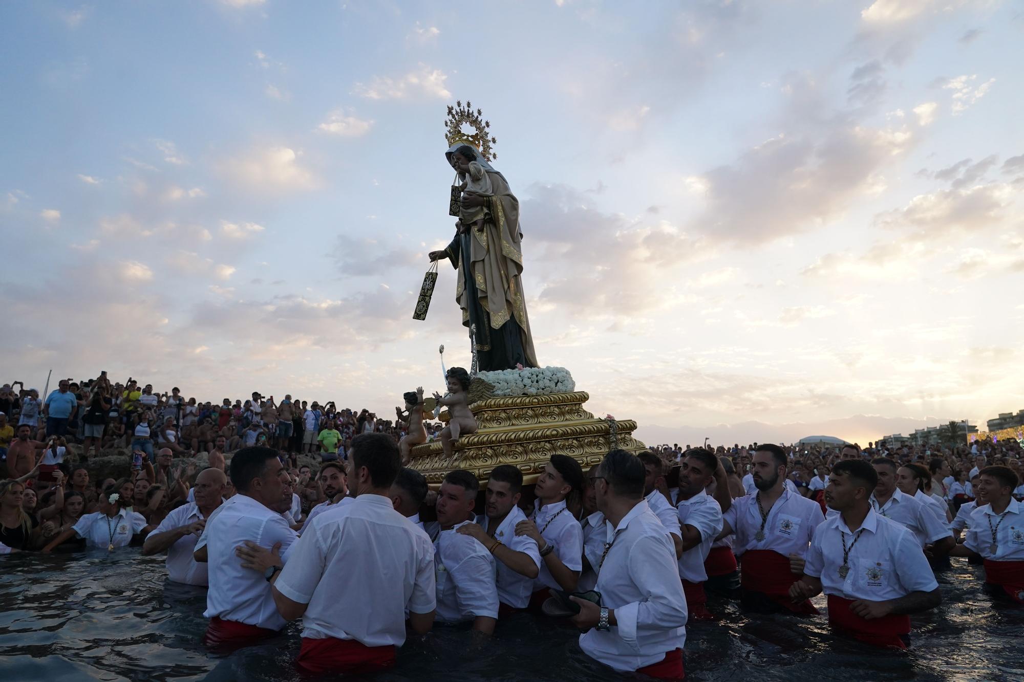 Procesión terrestre y marítima de la Virgen del Carmen de El Palo